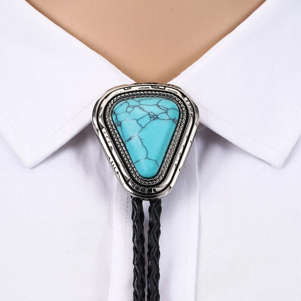 Cravate Western Bolo Tie - Plaque Argentée Avec Motif Bleu Ondulations, Fermoir à Clip, Neuve Avec étiquettes